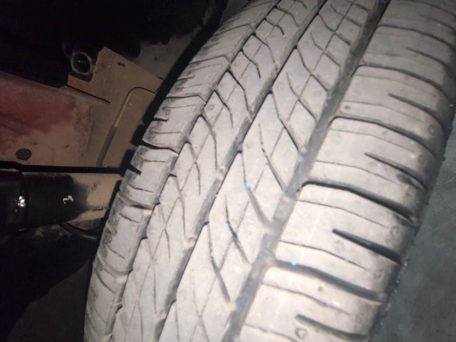 Used 2019 Renault Kwid RXT (O) 1.0 SCE Edition Petrol Manual tyres RIGHT FRONT TYRE TREAD VIEW