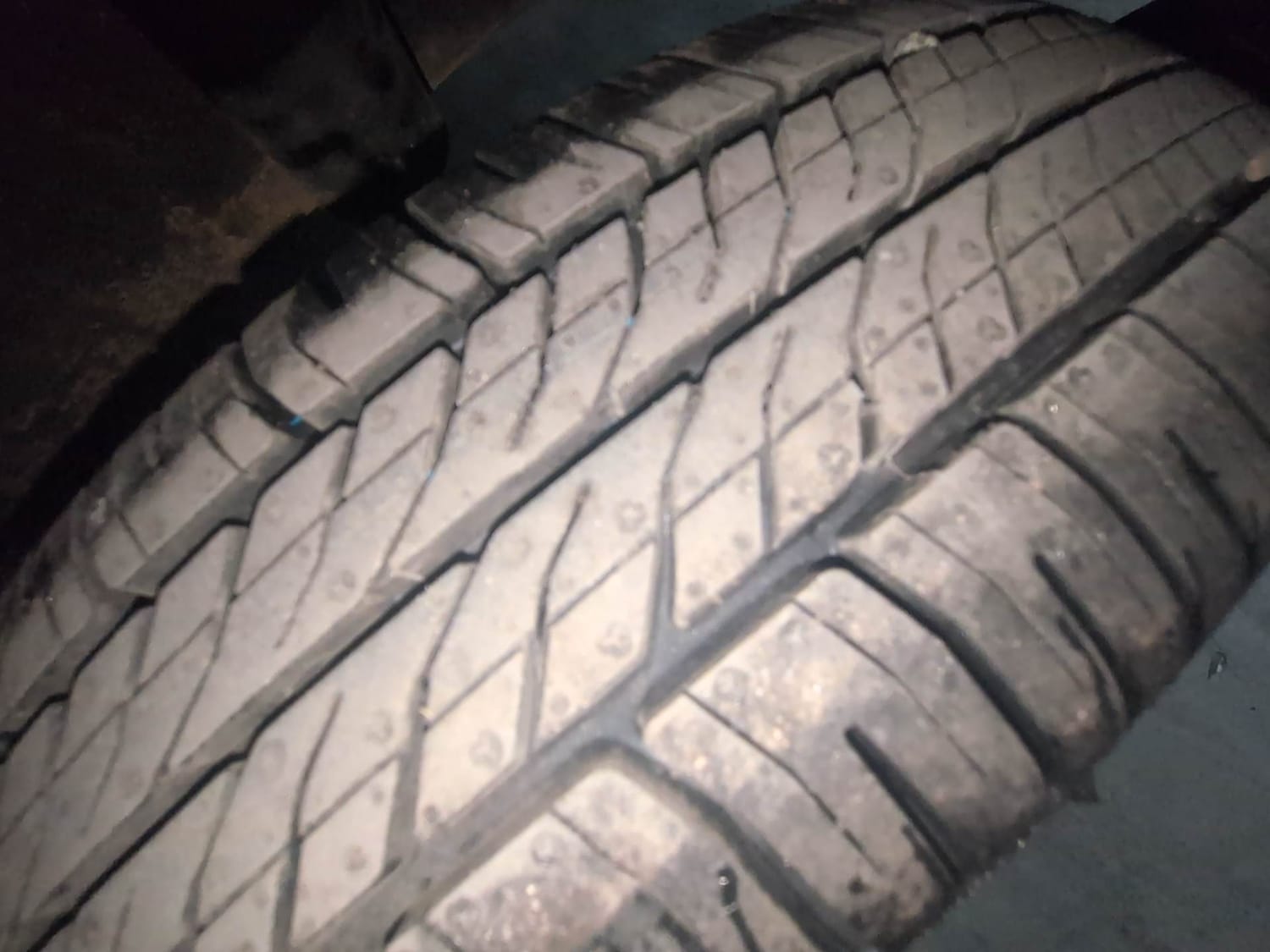 Used 2019 Renault Kwid RXT (O) 1.0 SCE Edition Petrol Manual tyres LEFT REAR TYRE TREAD VIEW