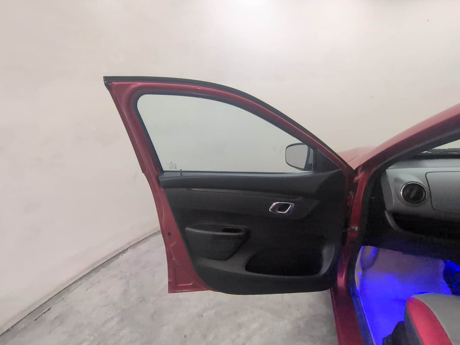 Used 2019 Renault Kwid RXT (O) 1.0 SCE Edition Petrol Manual interior LEFT FRONT DOOR OPEN VIEW