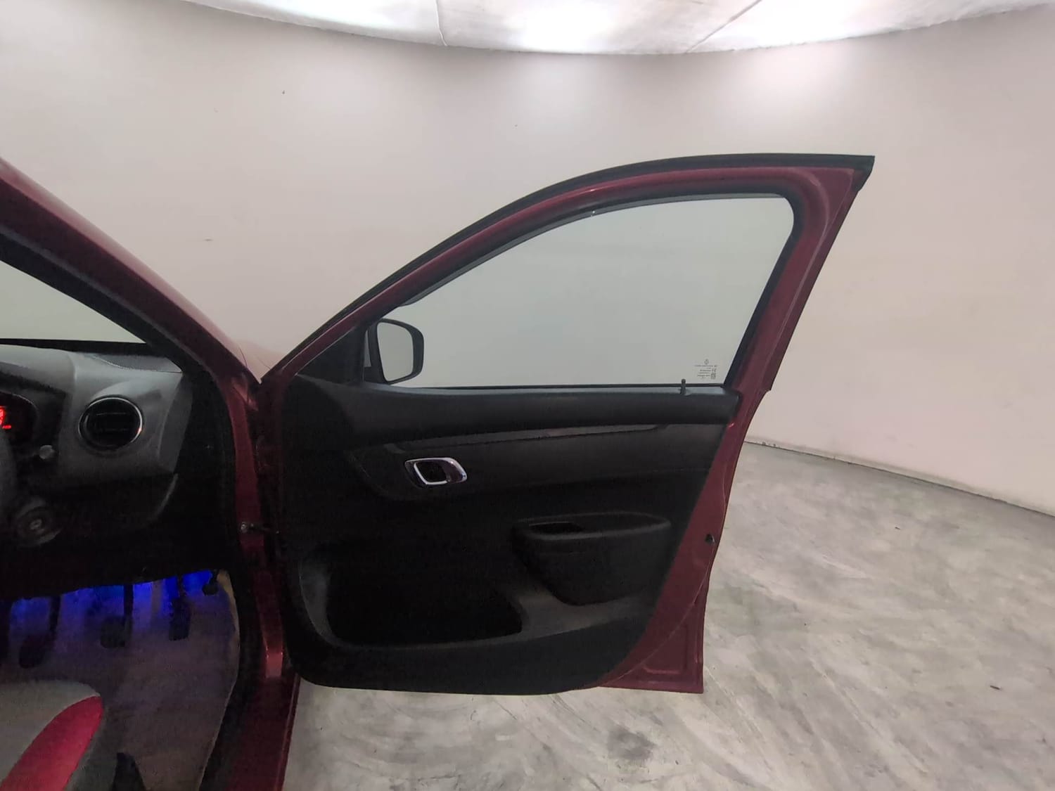 Used 2019 Renault Kwid RXT (O) 1.0 SCE Edition Petrol Manual interior RIGHT FRONT DOOR OPEN VIEW