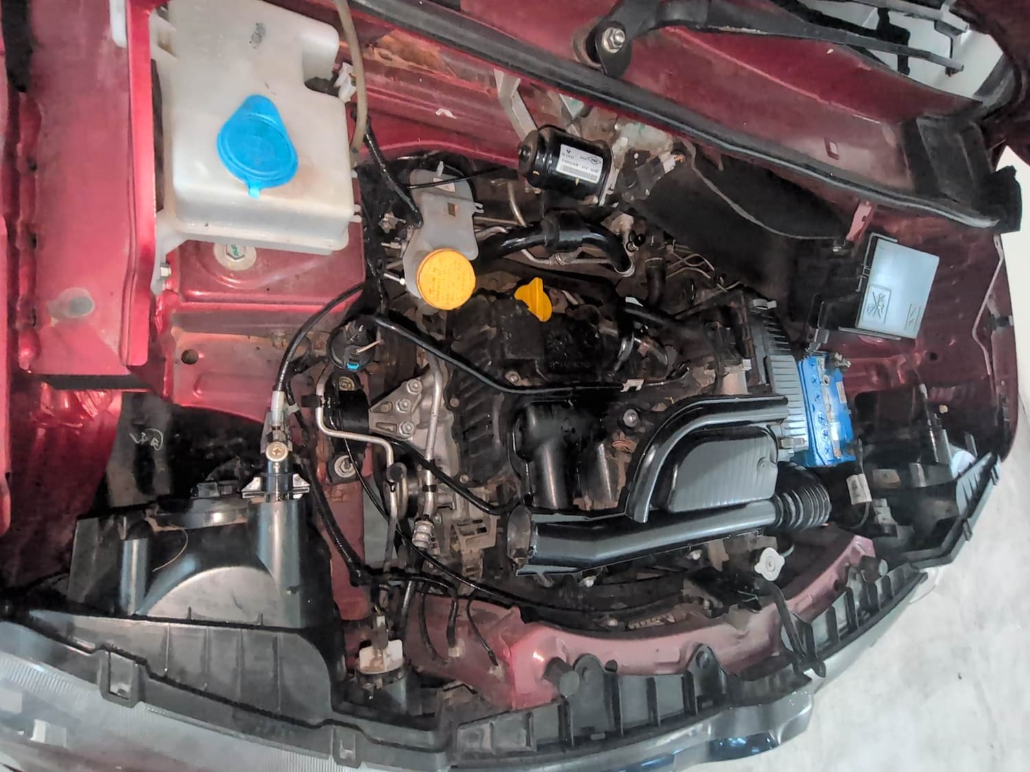 Used 2019 Renault Kwid RXT (O) 1.0 SCE Edition Petrol Manual engine ENGINE RIGHT SIDE VIEW