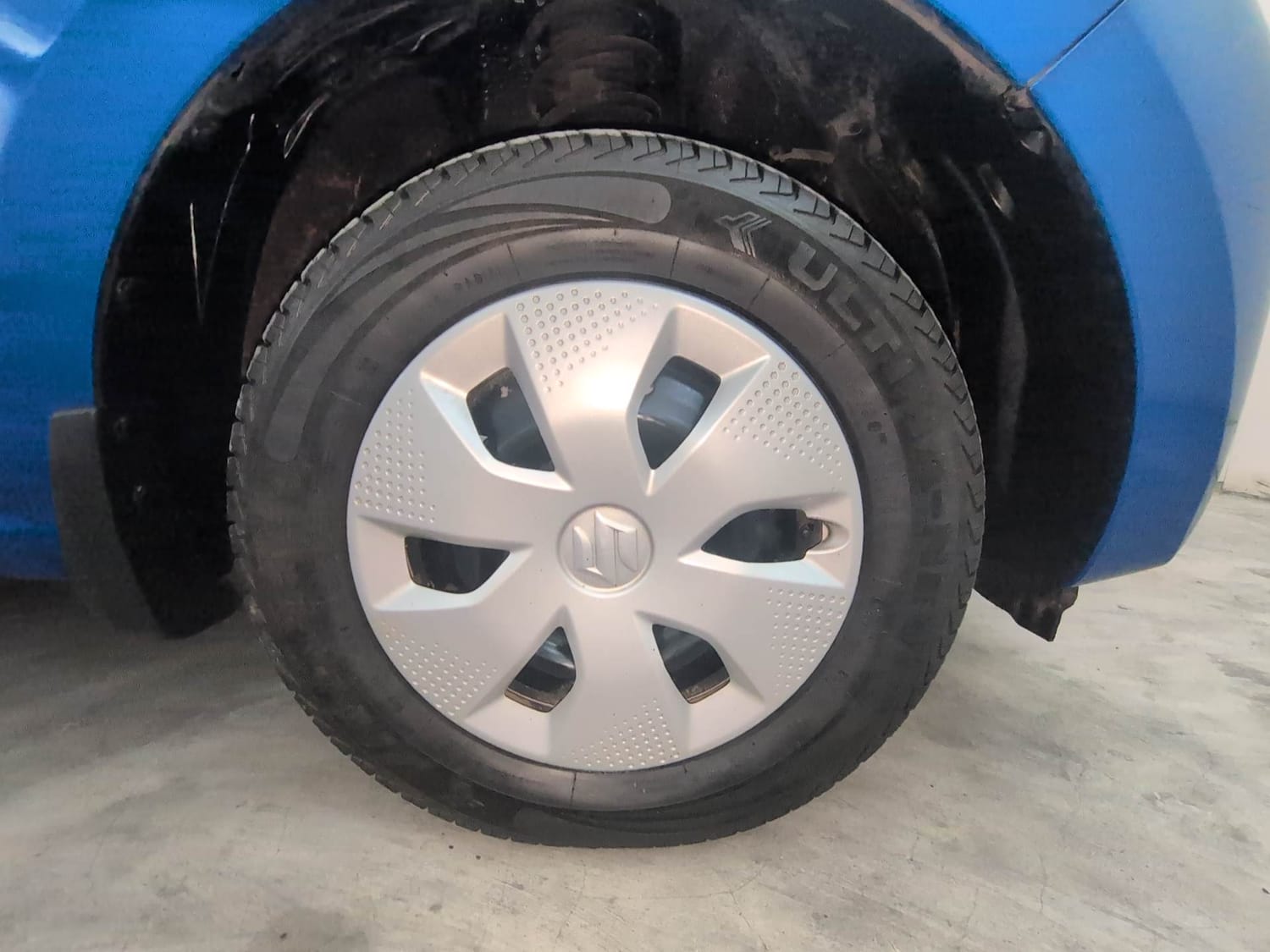Used 2025 Maruti Suzuki Alto K10 VXi Plus (O) Petrol Manual tyres RIGHT FRONT TYRE RIM VIEW