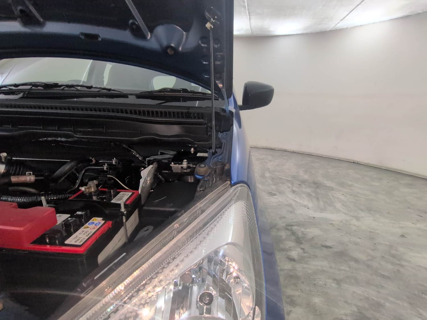 Used 2025 Maruti Suzuki Alto K10 VXi Plus (O) Petrol Manual engine ENGINE LEFT SIDE HINGE & APRON VIEW