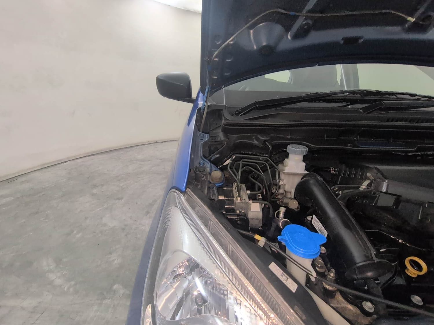 Used 2025 Maruti Suzuki Alto K10 VXi Plus (O) Petrol Manual engine ENGINE RIGHT SIDE HINGE & APRON VIEW