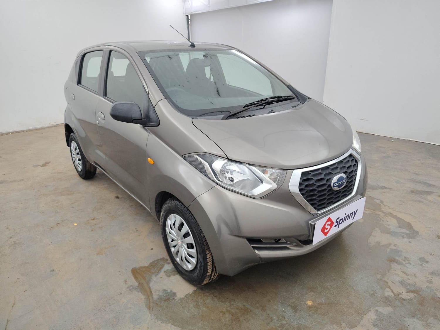 Used 2018 Datsun Redi-GO T (O) Petrol Manual exterior RIGHT FRONT CORNER VIEW