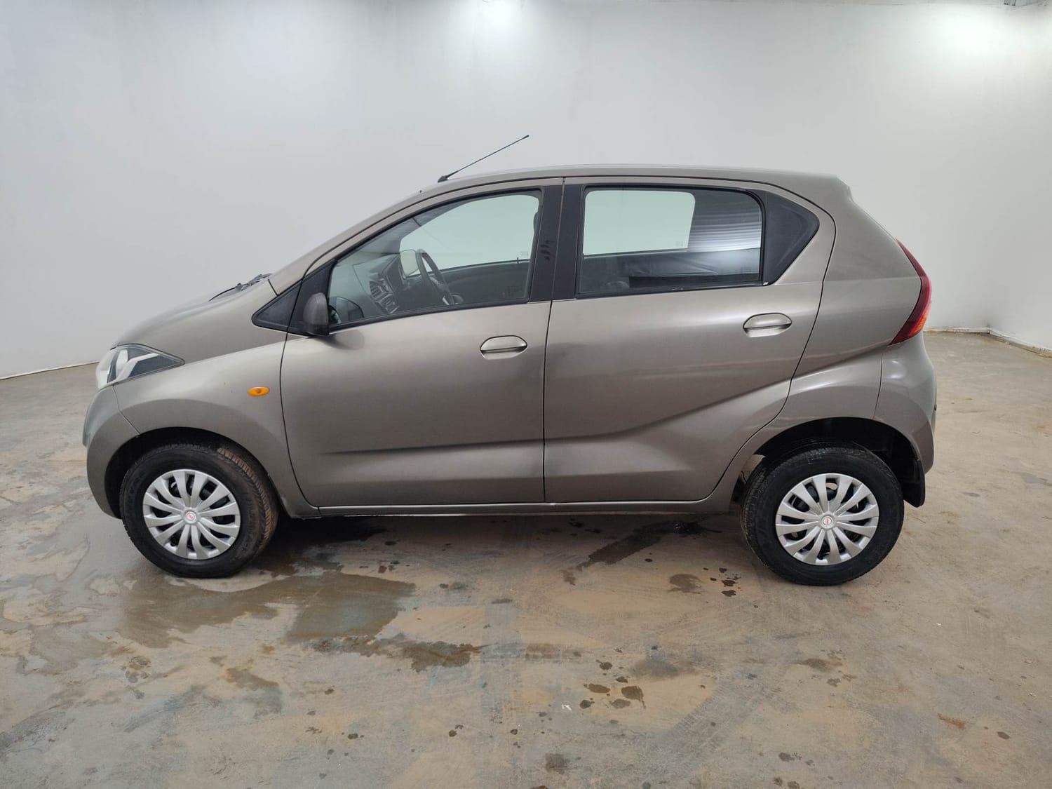 Used 2018 Datsun Redi-GO T (O) Petrol Manual exterior LEFT SIDE VIEW
