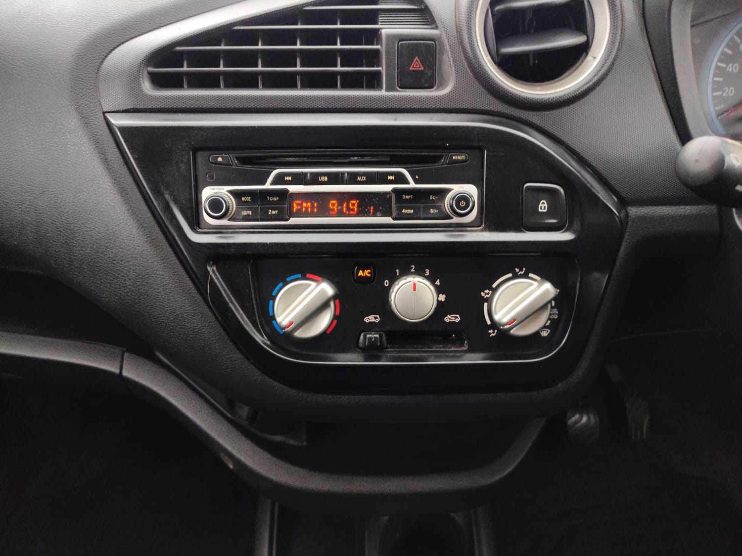 Used 2018 Datsun Redi-GO T (O) Petrol Manual interior MUSIC SYSTEM & AC CONTROL VIEW