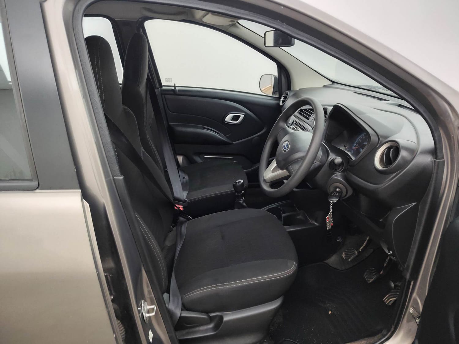 Used 2018 Datsun Redi-GO T (O) Petrol Manual interior RIGHT SIDE FRONT DOOR CABIN VIEW