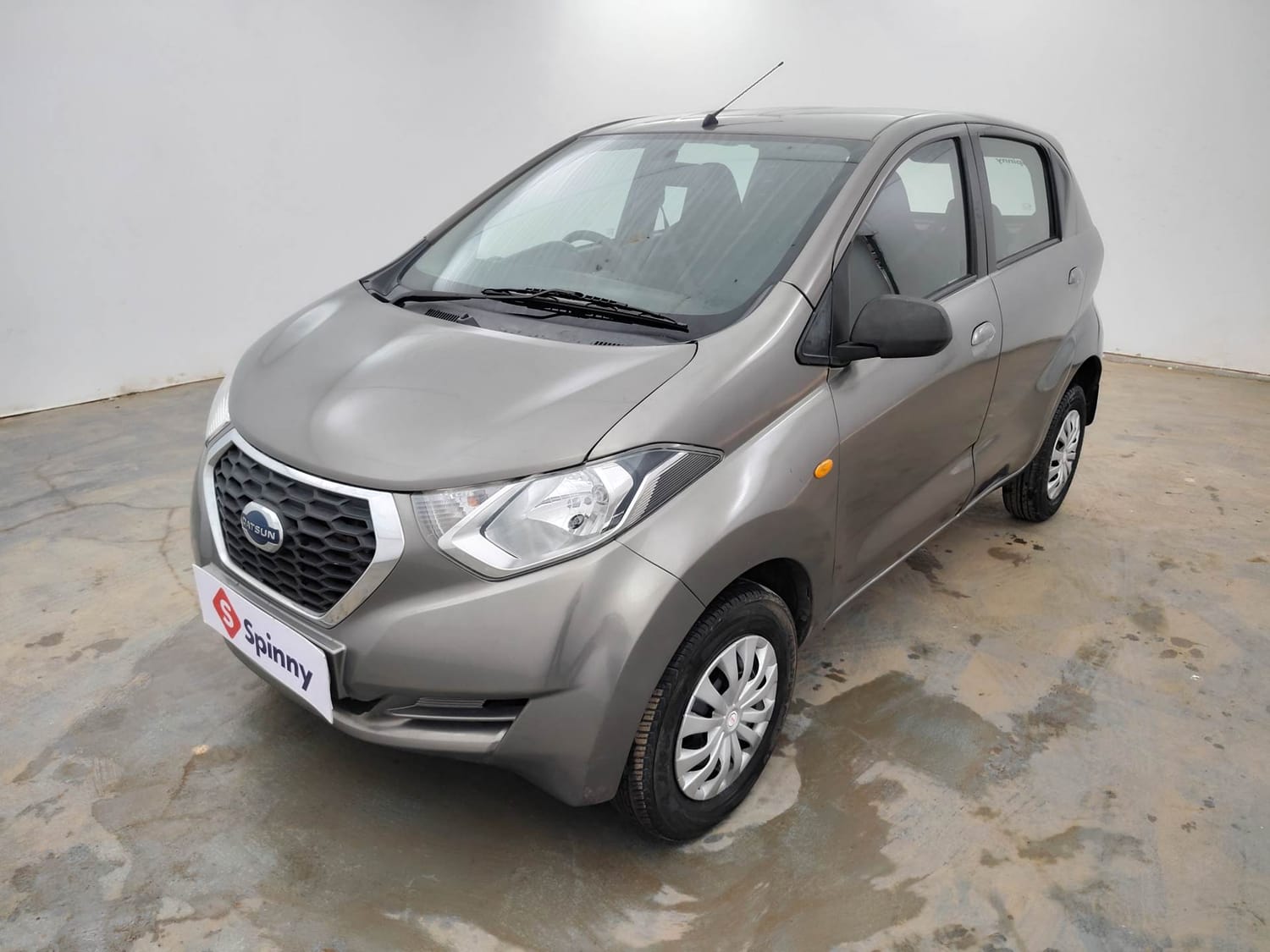 Used 2018 Datsun Redi-GO T (O) Petrol Manual exterior LEFT FRONT CORNER VIEW