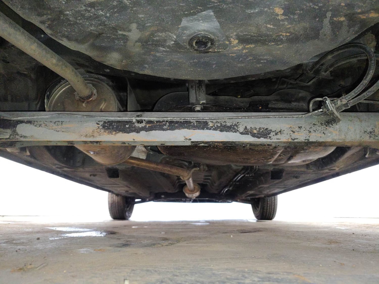 Used 2018 Datsun Redi-GO T (O) Petrol Manual extra REAR UNDERBODY VIEW (TAKEN FROM REAR)