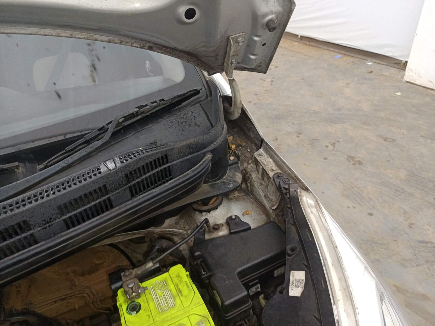 Used 2016 Hyundai Grand i10 Sportz 1.2 Kappa VTVT Petrol Manual engine ENGINE LEFT SIDE HINGE & APRON VIEW