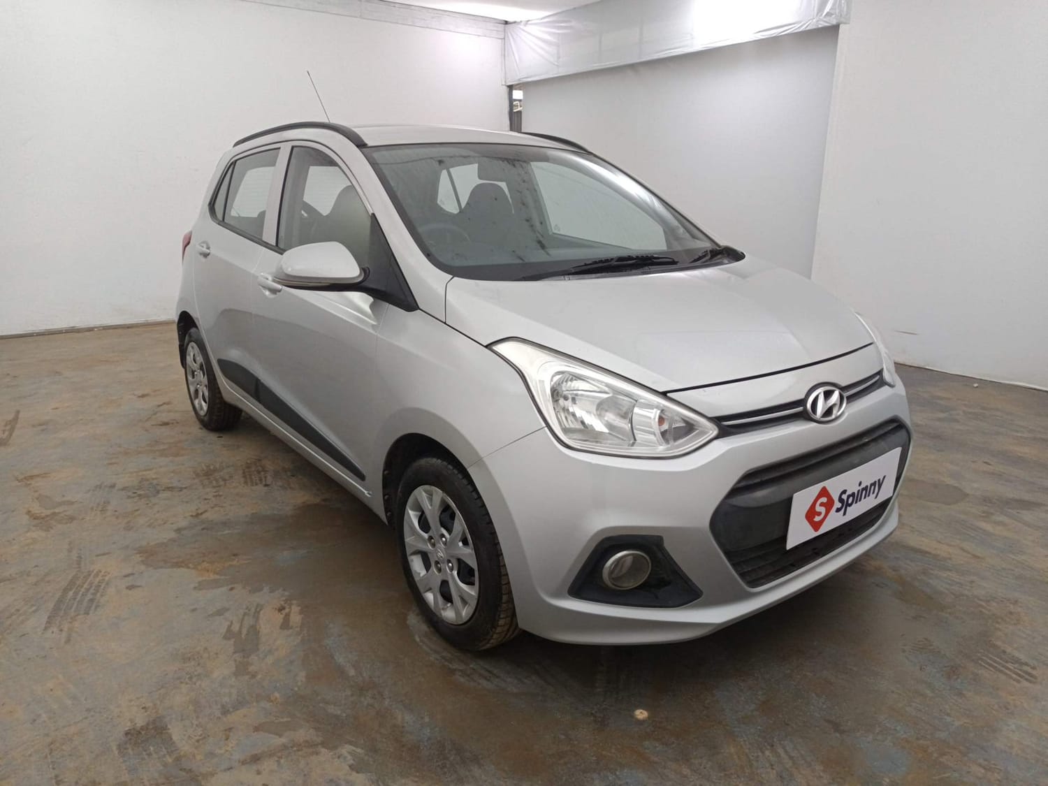 Used 2016 Hyundai Grand i10 Sportz 1.2 Kappa VTVT Petrol Manual exterior RIGHT FRONT CORNER VIEW