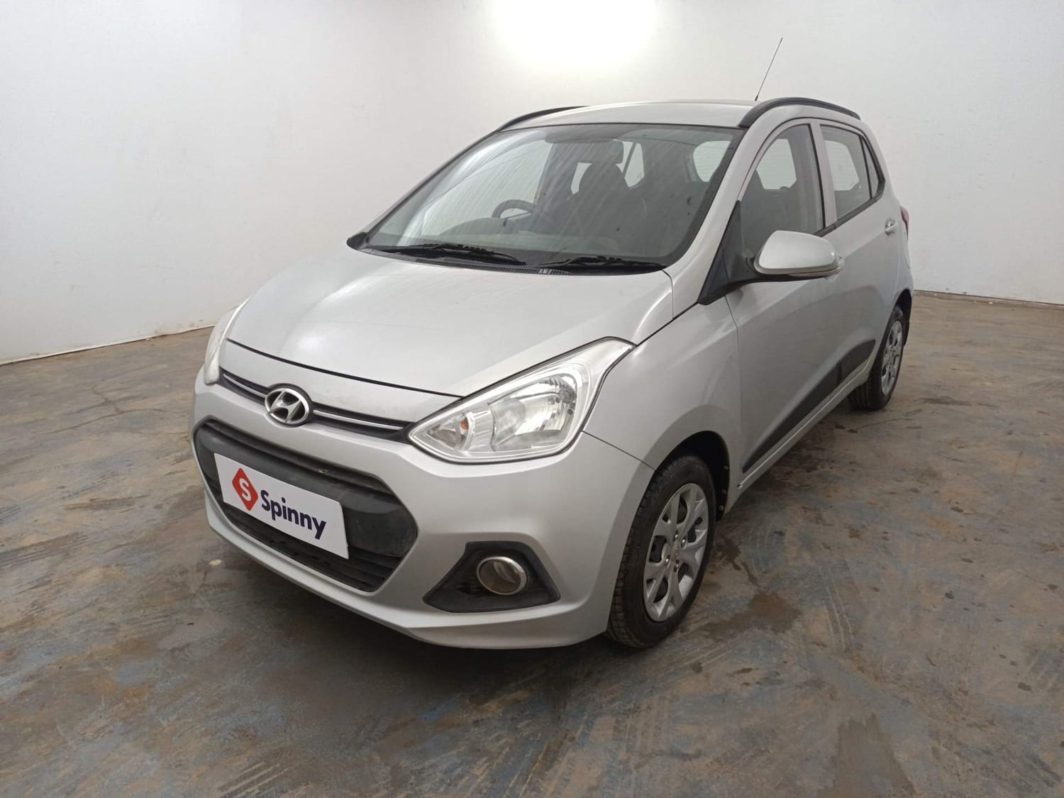 Used 2016 Hyundai Grand i10 Sportz 1.2 Kappa VTVT Petrol Manual exterior LEFT FRONT CORNER VIEW