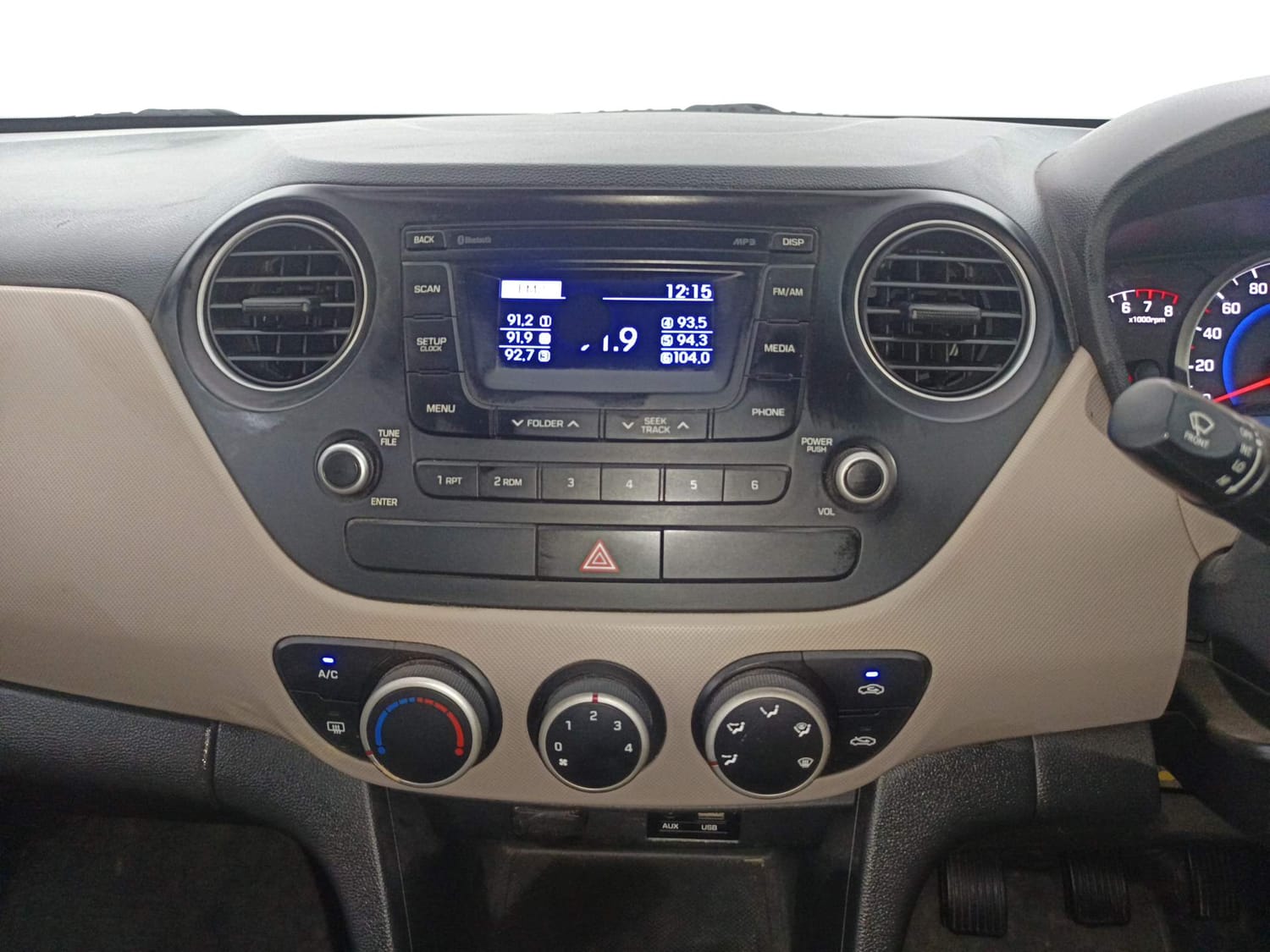 Used 2016 Hyundai Grand i10 Sportz 1.2 Kappa VTVT Petrol Manual interior MUSIC SYSTEM & AC CONTROL VIEW