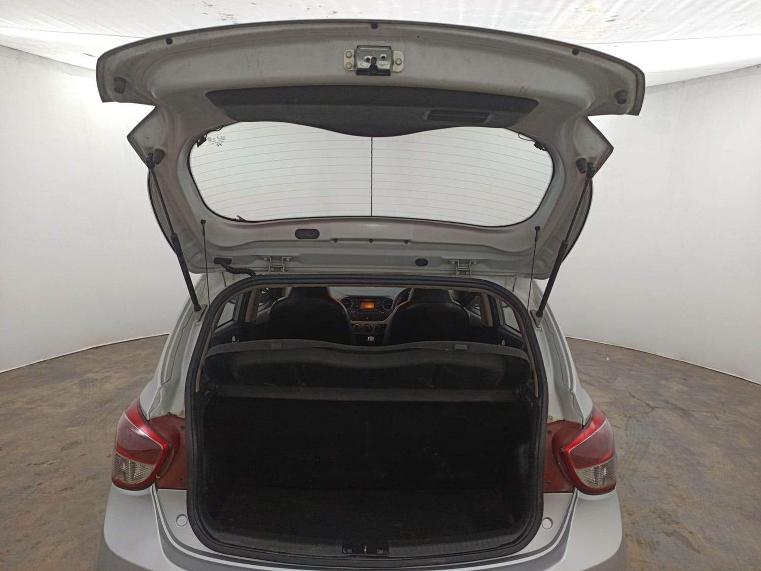 Used 2016 Hyundai Grand i10 Sportz 1.2 Kappa VTVT Petrol Manual interior DICKY DOOR OPEN VIEW