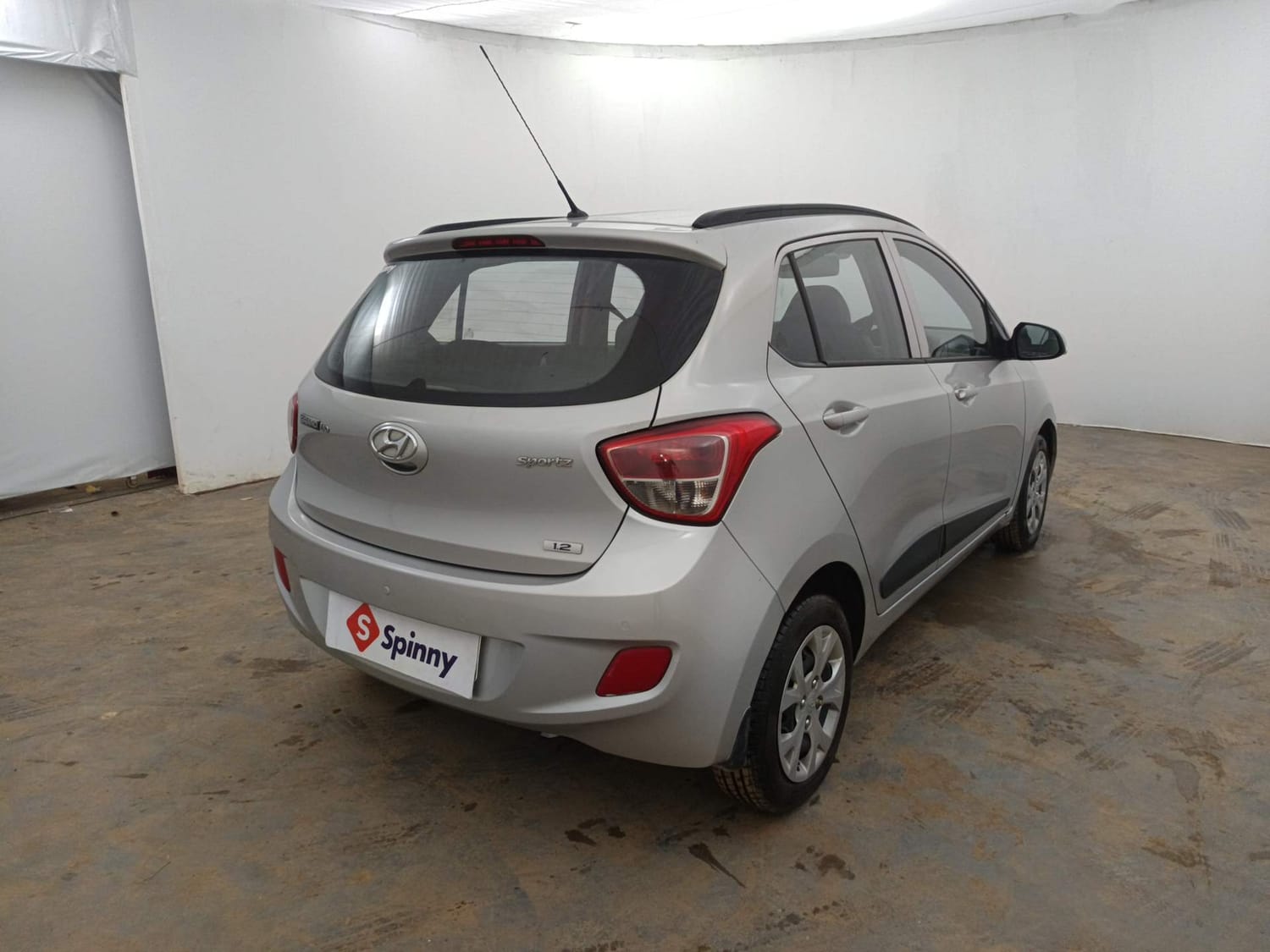 Used 2016 Hyundai Grand i10 Sportz 1.2 Kappa VTVT Petrol Manual exterior RIGHT REAR CORNER VIEW
