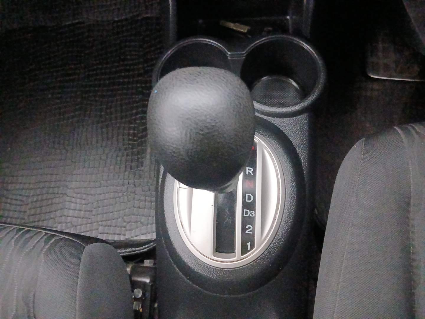 Used 2017 Honda Brio VX AT Petrol Automatic interior GEAR  KNOB VIEW