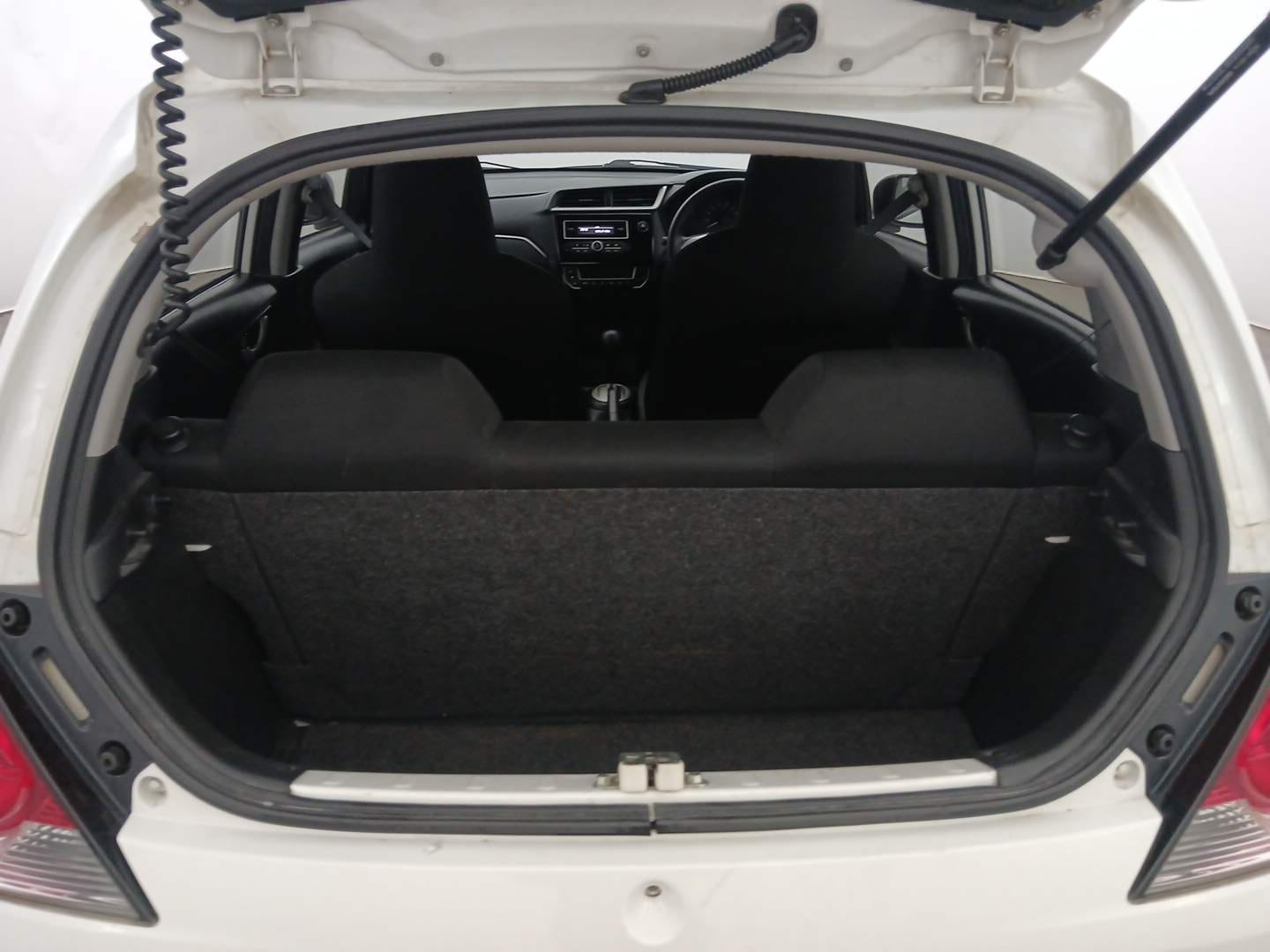Used 2017 Honda Brio VX AT Petrol Automatic interior DICKY INSIDE VIEW