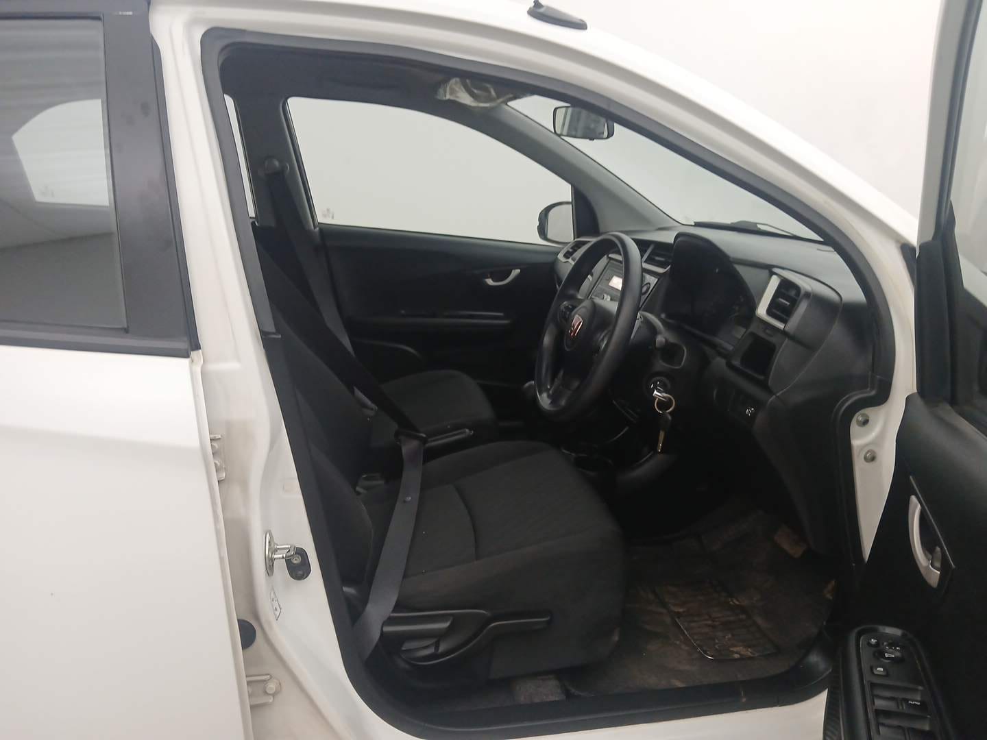 Used 2017 Honda Brio VX AT Petrol Automatic interior RIGHT SIDE FRONT DOOR CABIN VIEW