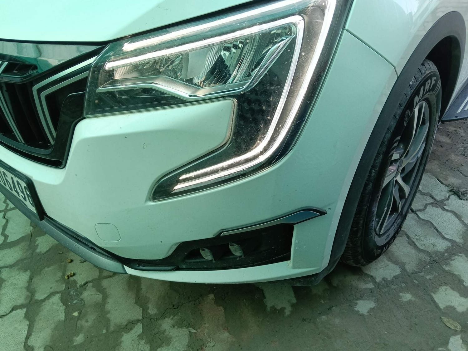 Used 2025 Mahindra XUV700 AX5 Petrol MT 7 STR Petrol Manual dents MINOR SCRATCH