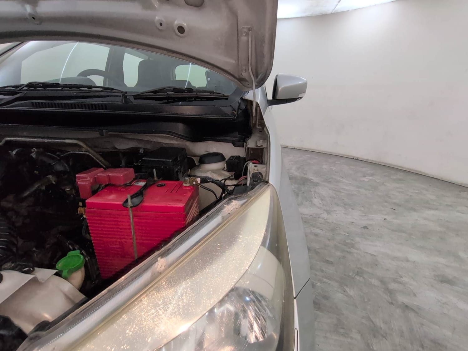 Used 2019 Maruti Suzuki Celerio ZXi AMT Petrol Automatic engine ENGINE LEFT SIDE HINGE & APRON VIEW