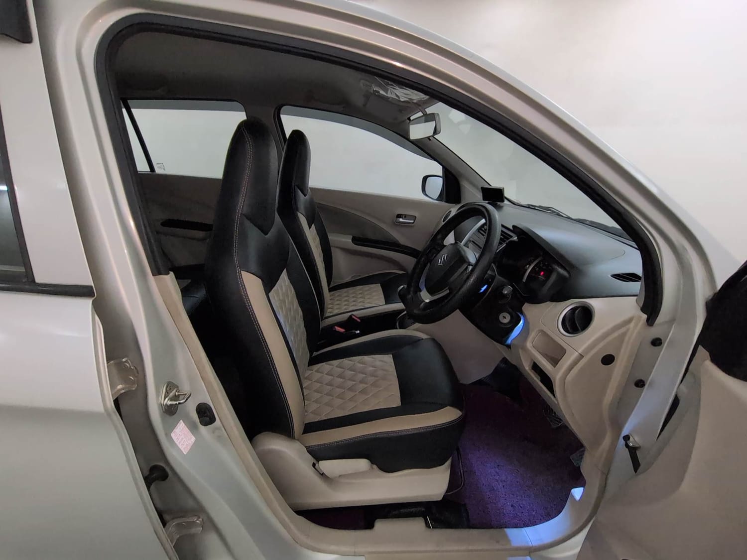 Used 2019 Maruti Suzuki Celerio ZXi AMT Petrol Automatic interior RIGHT SIDE FRONT DOOR CABIN VIEW