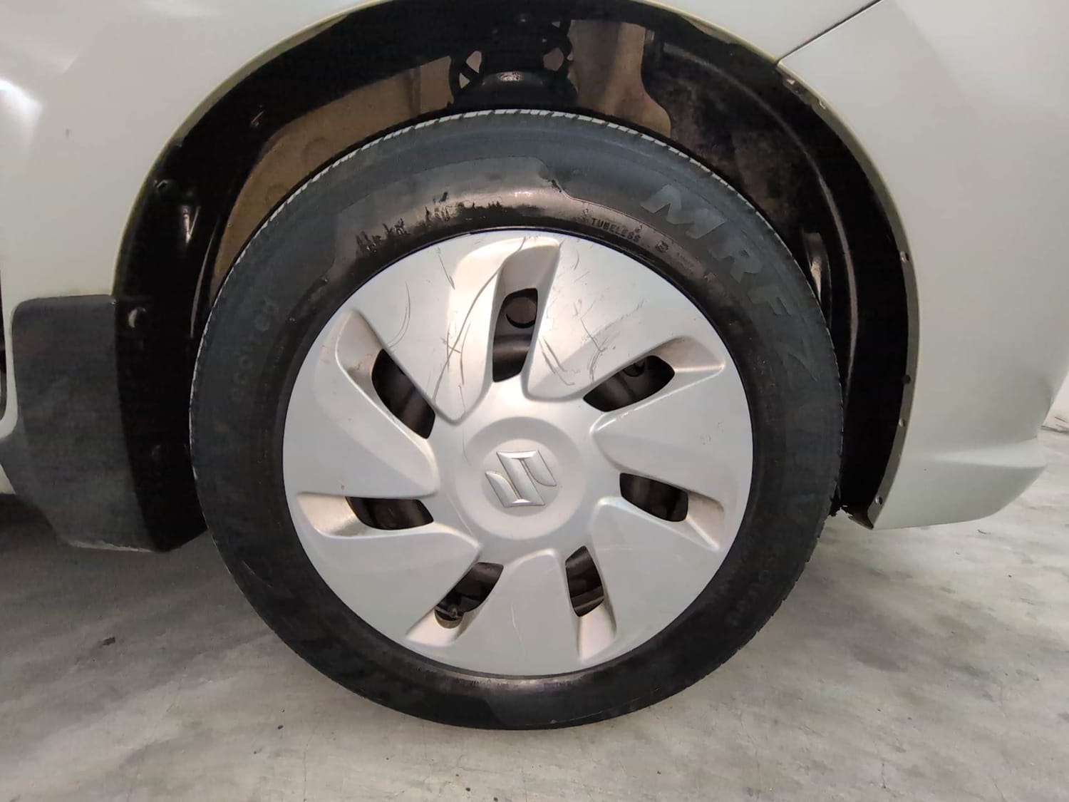 Used 2019 Maruti Suzuki Celerio ZXi AMT Petrol Automatic tyres RIGHT FRONT TYRE RIM VIEW