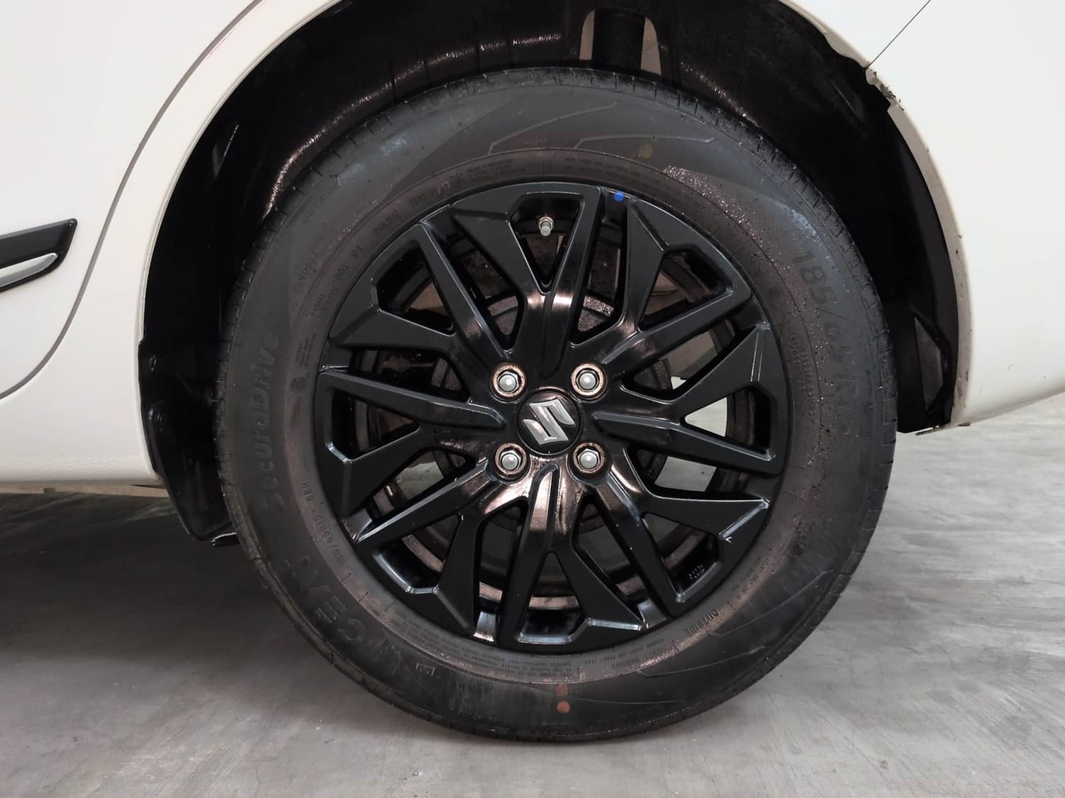 Used 2025 Maruti Suzuki Dzire ZXi AMT Petrol Automatic tyres LEFT REAR TYRE RIM VIEW
