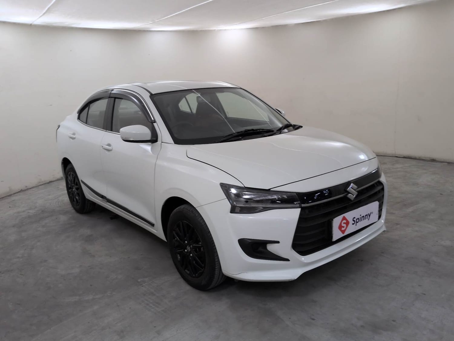 Used 2025 Maruti Suzuki Dzire ZXi AMT Petrol Automatic exterior RIGHT FRONT CORNER VIEW
