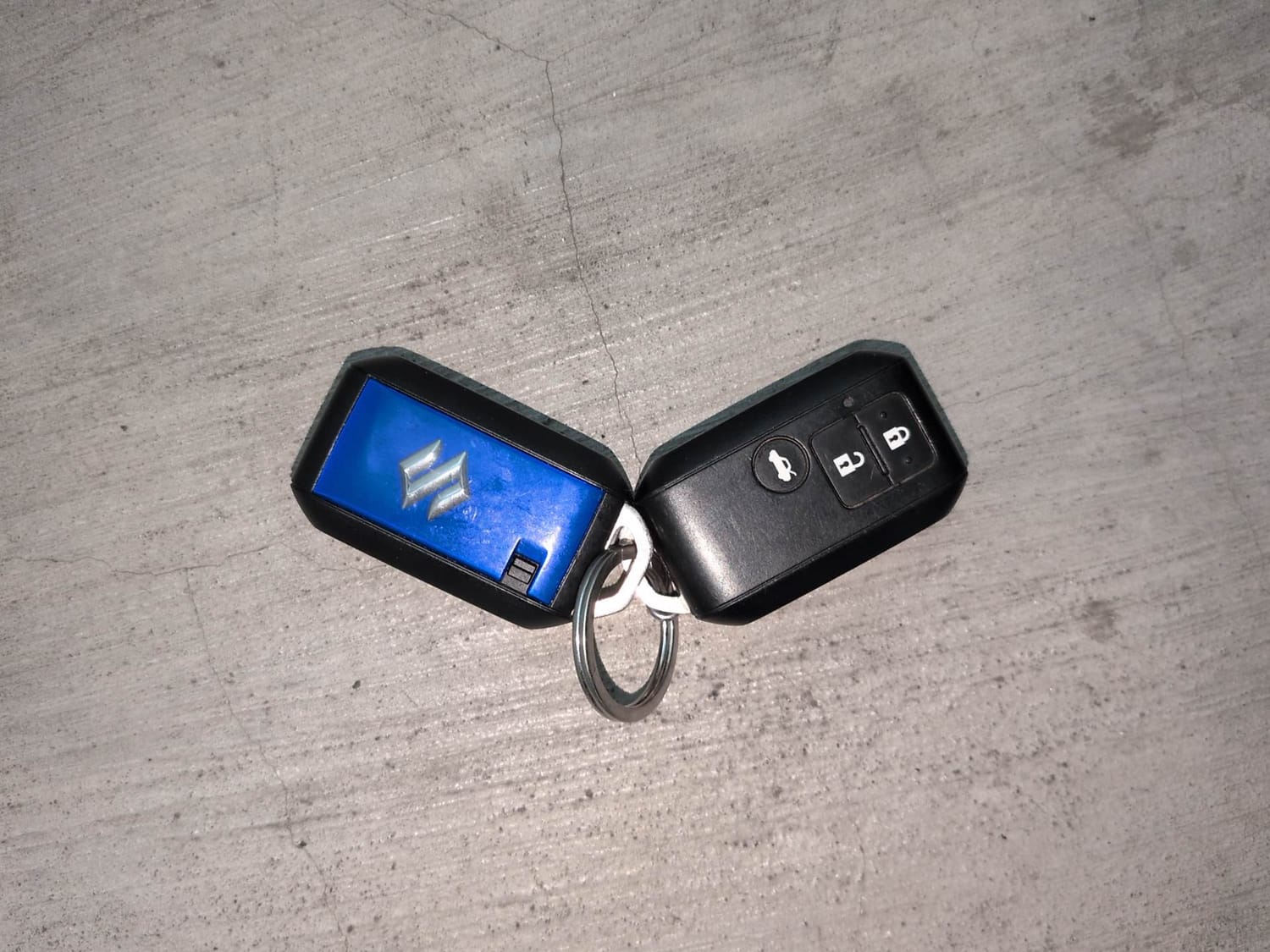 Used 2025 Maruti Suzuki Dzire ZXi AMT Petrol Automatic extra CAR KEY VIEW