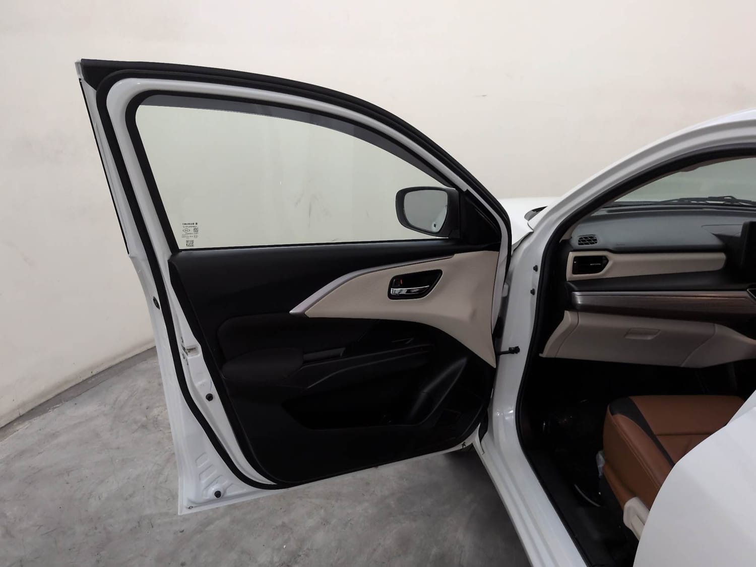 Used 2025 Maruti Suzuki Dzire ZXi AMT Petrol Automatic interior LEFT FRONT DOOR OPEN VIEW