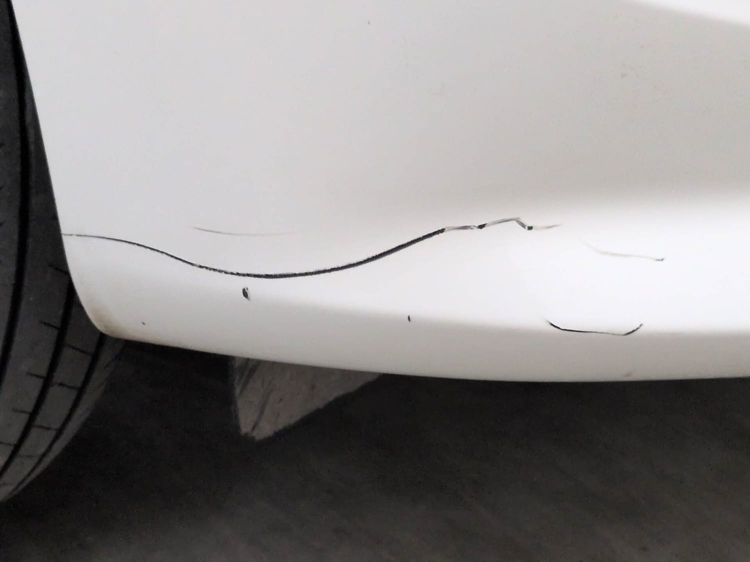 Used 2025 Maruti Suzuki Dzire ZXi AMT Petrol Automatic dents MINOR SCRATCH