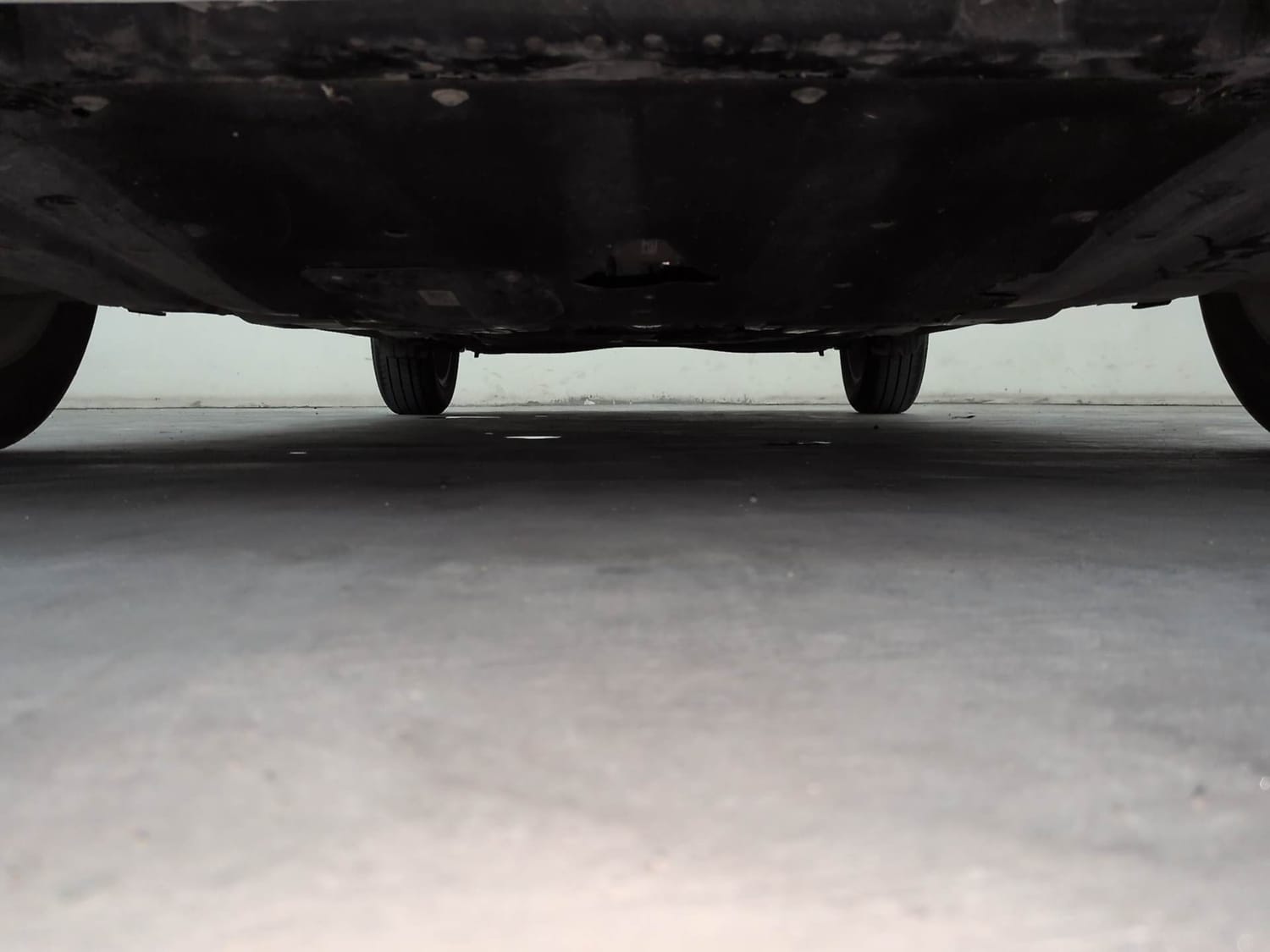 Used 2025 Maruti Suzuki Dzire ZXi AMT Petrol Automatic extra FRONT LEFT UNDERBODY VIEW