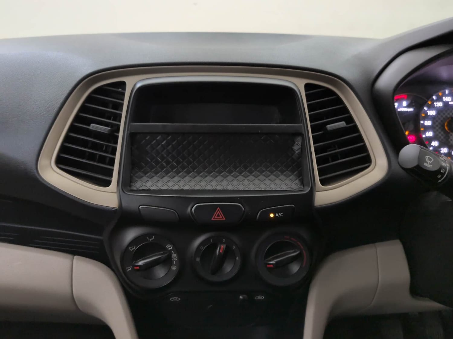 Used 2021 Hyundai Santro Era Executive Petrol Manual interior MUSIC SYSTEM & AC CONTROL VIEW