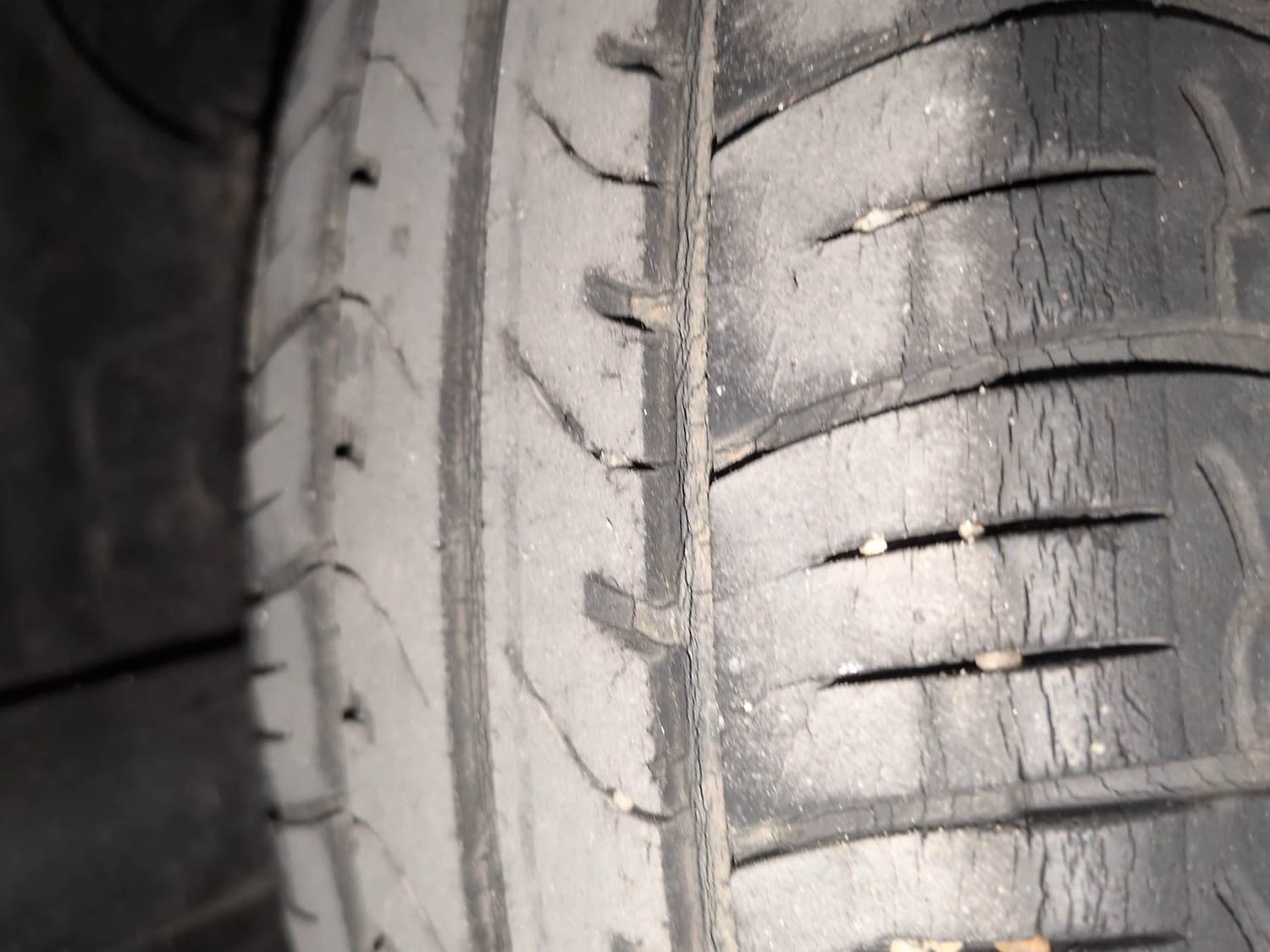 Used 2021 Hyundai Santro Era Executive Petrol Manual tyres RIGHT REAR TYRE TREAD VIEW