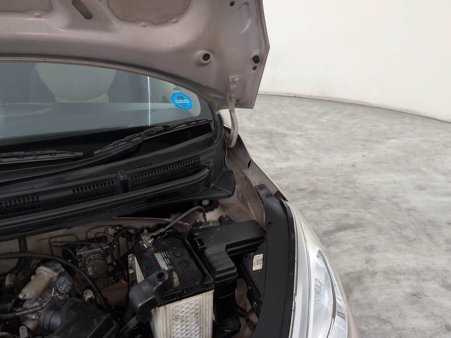 Used 2021 Hyundai Santro Era Executive Petrol Manual engine ENGINE LEFT SIDE HINGE & APRON VIEW