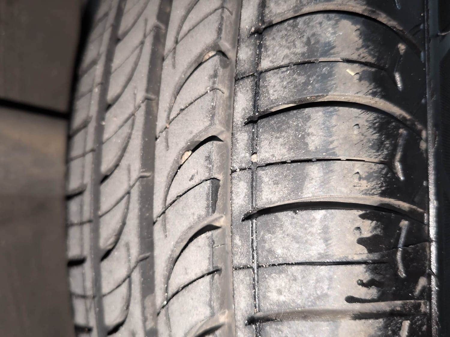 Used 2016 Renault Kwid RXT Petrol Manual tyres LEFT REAR TYRE TREAD VIEW