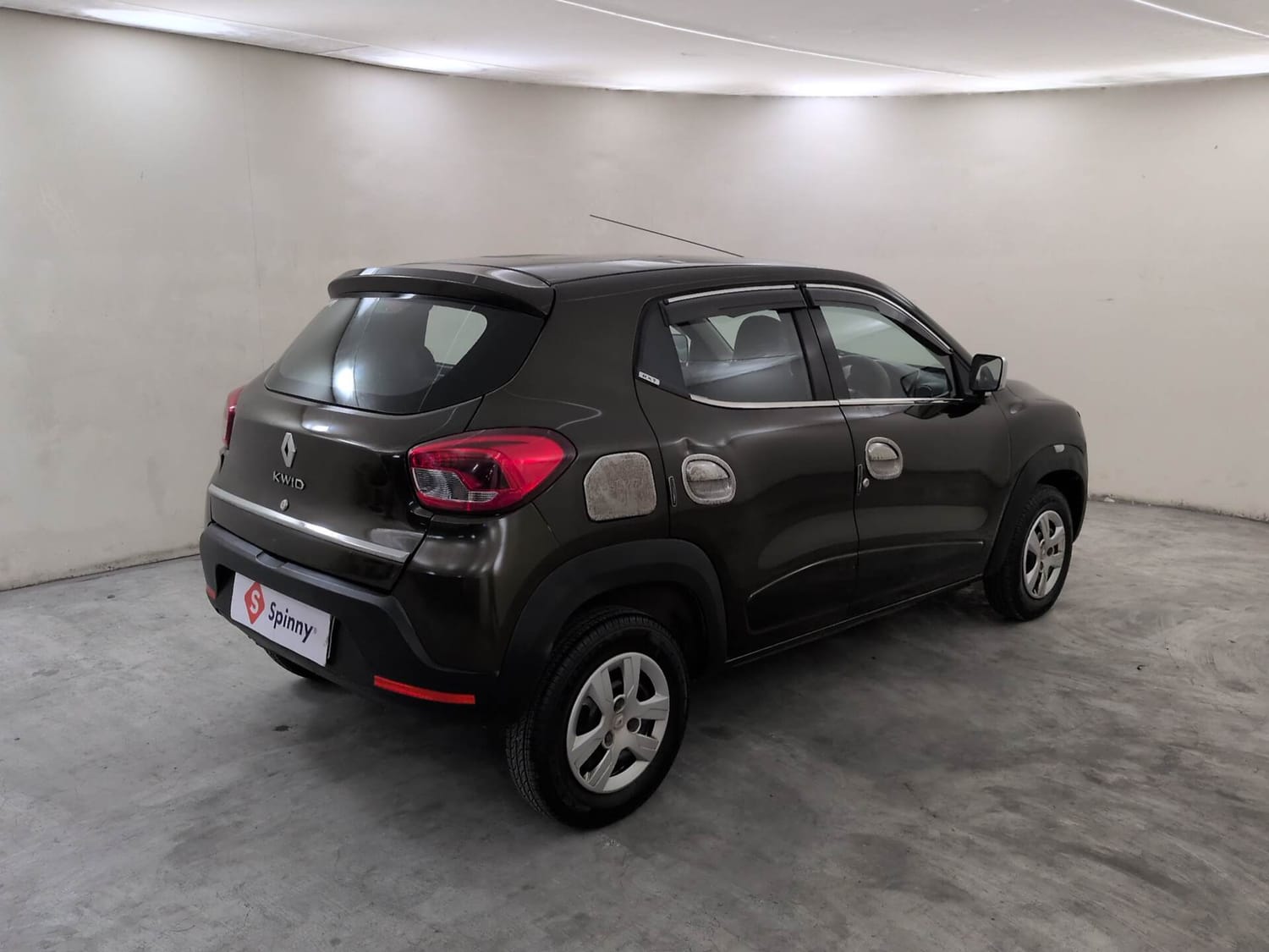 Used 2016 Renault Kwid RXT Petrol Manual exterior RIGHT REAR CORNER VIEW