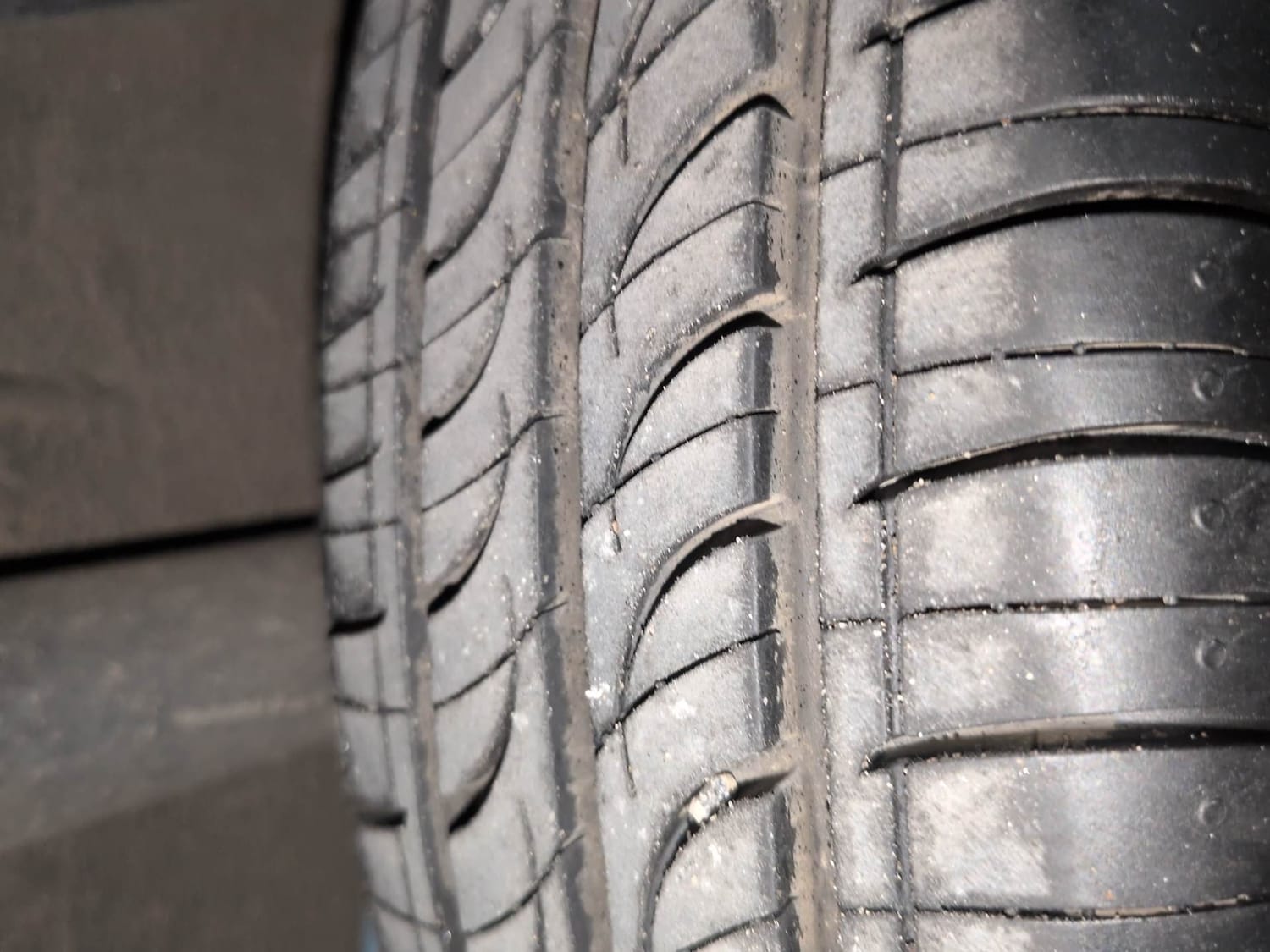 Used 2016 Renault Kwid RXT Petrol Manual tyres RIGHT REAR TYRE TREAD VIEW