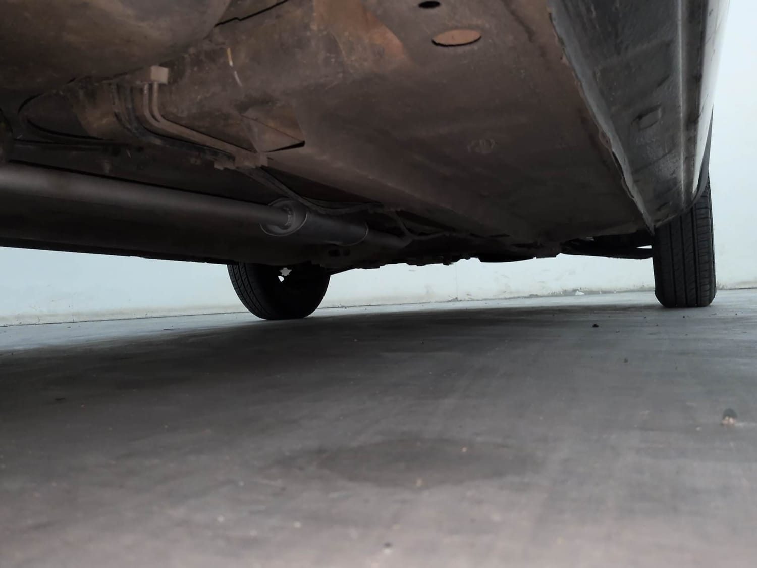 Used 2016 Renault Kwid RXT Petrol Manual extra REAR RIGHT UNDERBODY VIEW