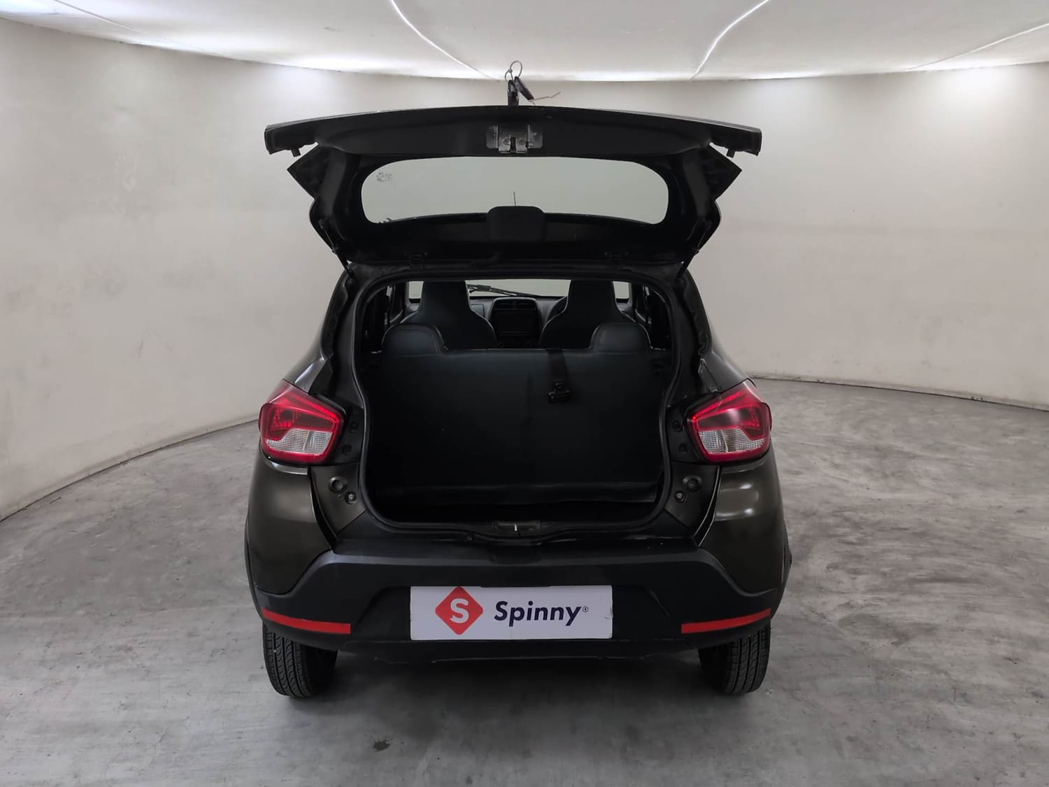 Used 2016 Renault Kwid RXT Petrol Manual interior DICKY DOOR OPEN VIEW