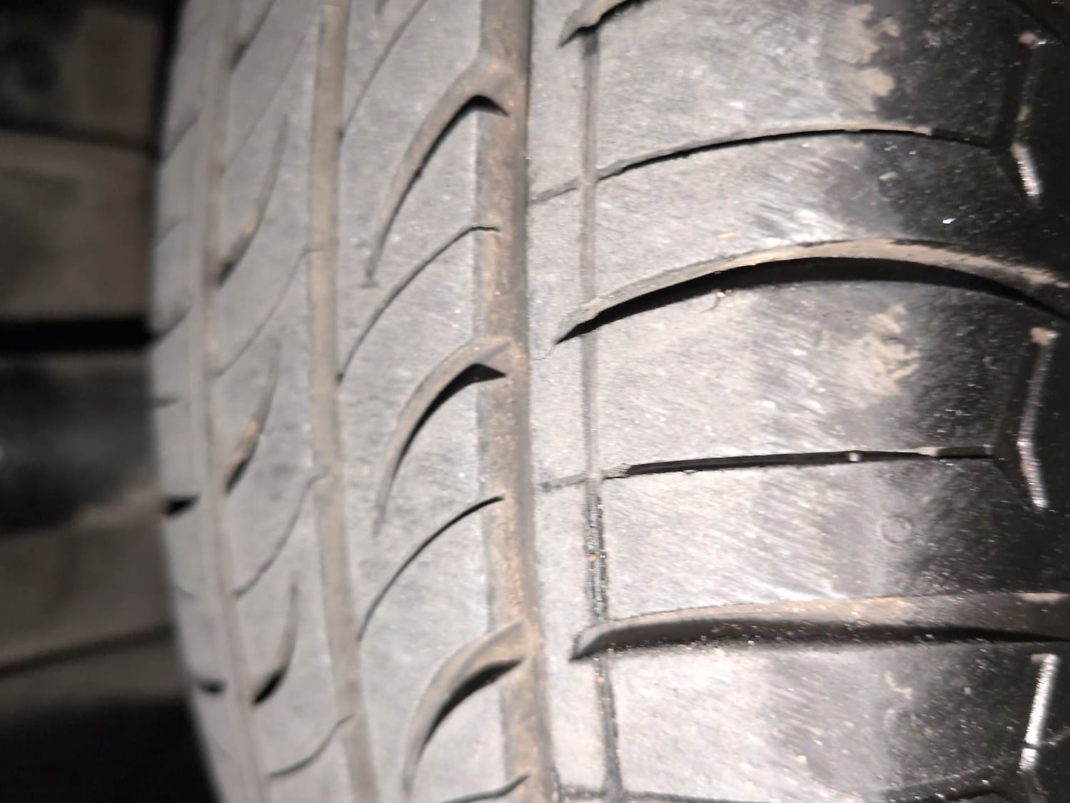 Used 2016 Renault Kwid RXT Petrol Manual tyres RIGHT FRONT TYRE TREAD VIEW