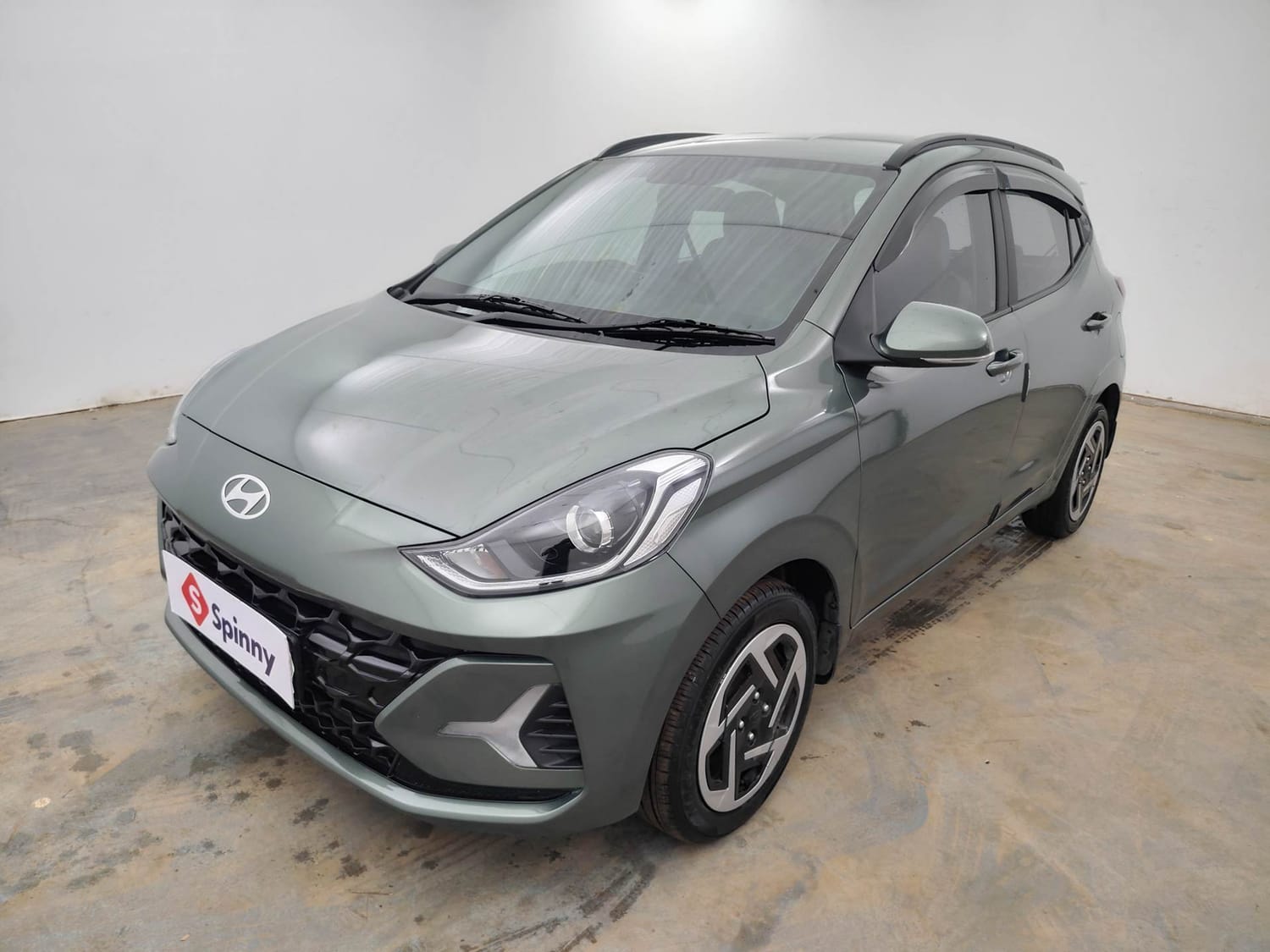 Used 2026 Hyundai Grand i10 Nios Sportz 1.2 Kappa AMT Petrol Automatic exterior LEFT FRONT CORNER VIEW