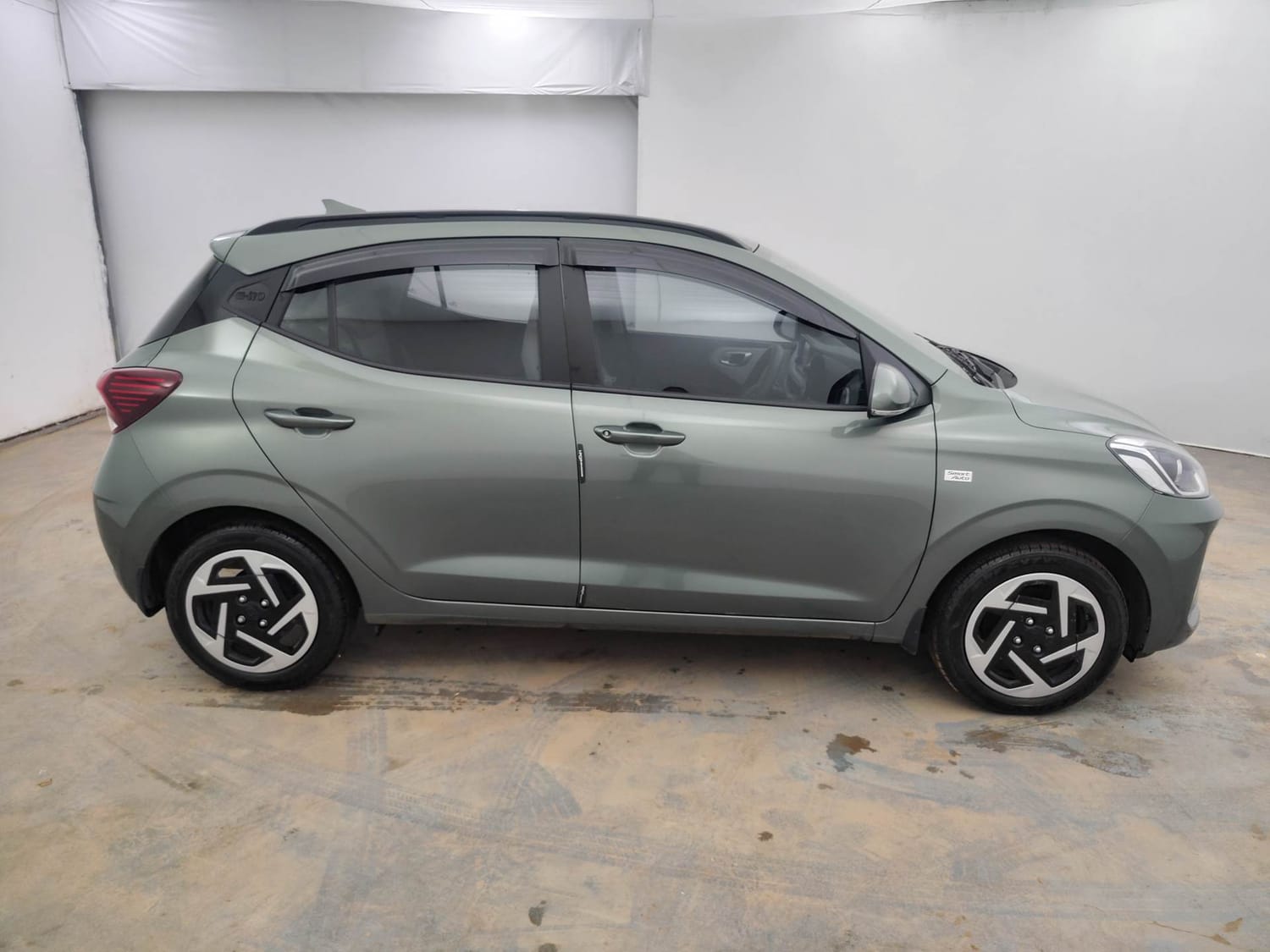Used 2026 Hyundai Grand i10 Nios Sportz 1.2 Kappa AMT Petrol Automatic exterior RIGHT SIDE VIEW