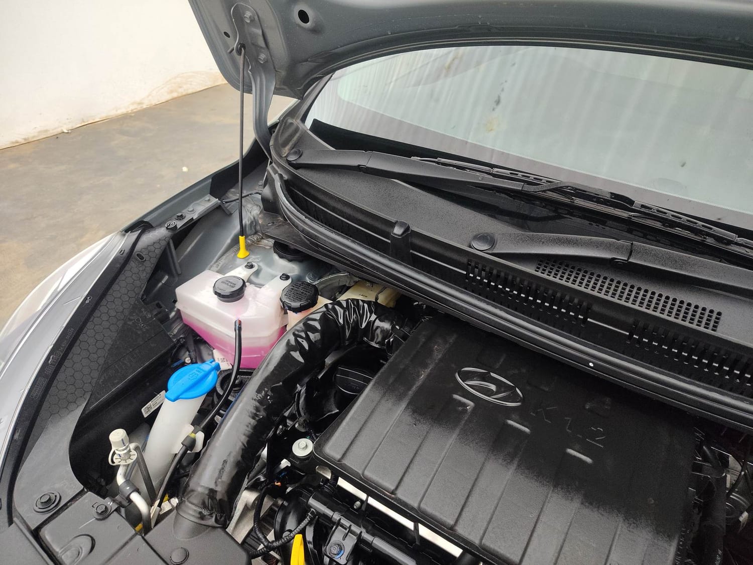 Used 2026 Hyundai Grand i10 Nios Sportz 1.2 Kappa AMT Petrol Automatic engine ENGINE RIGHT SIDE HINGE & APRON VIEW