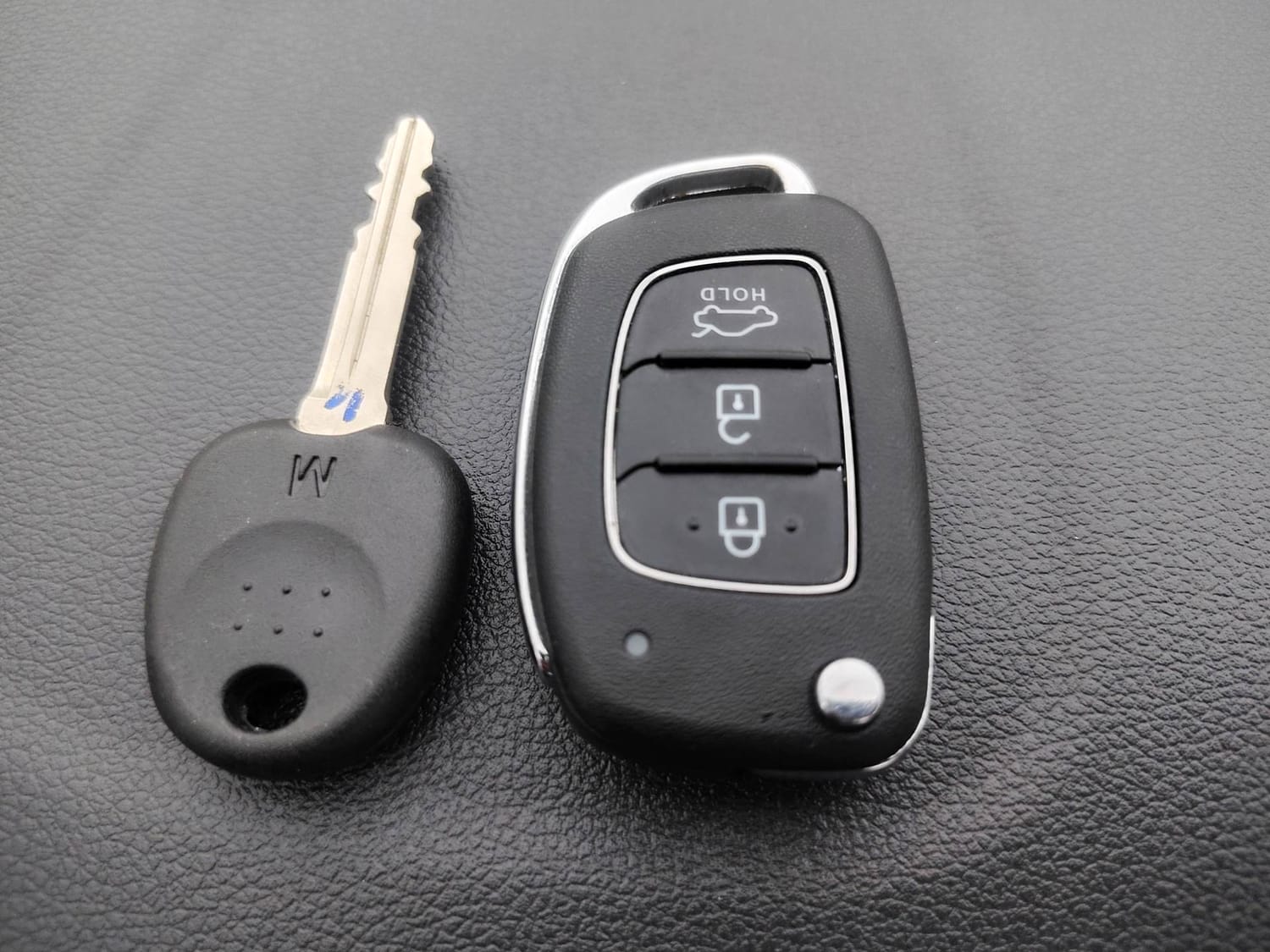 Used 2026 Hyundai Grand i10 Nios Sportz 1.2 Kappa AMT Petrol Automatic extra CAR KEY VIEW