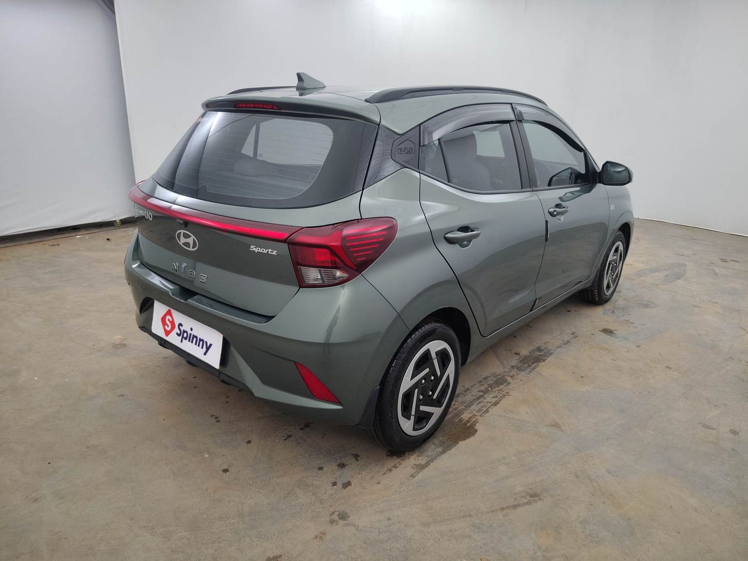 Used 2026 Hyundai Grand i10 Nios Sportz 1.2 Kappa AMT Petrol Automatic exterior RIGHT REAR CORNER VIEW