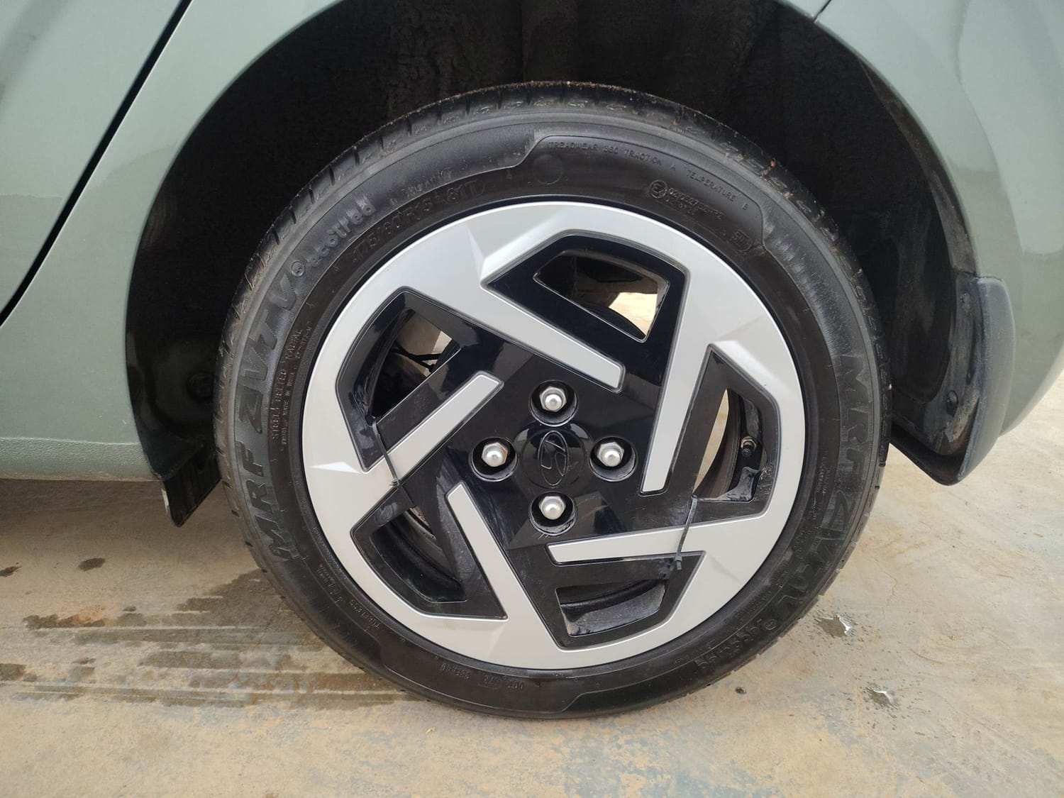 Used 2026 Hyundai Grand i10 Nios Sportz 1.2 Kappa AMT Petrol Automatic tyres LEFT REAR TYRE RIM VIEW
