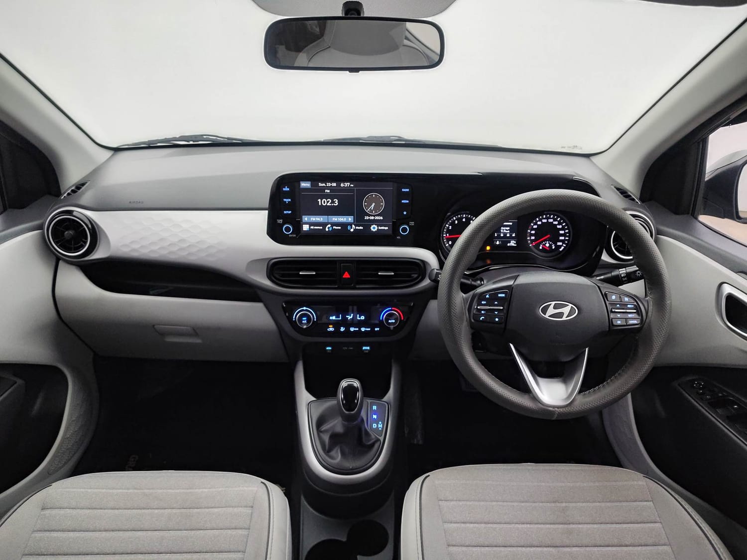Used 2026 Hyundai Grand i10 Nios Sportz 1.2 Kappa AMT Petrol Automatic interior DASHBOARD VIEW