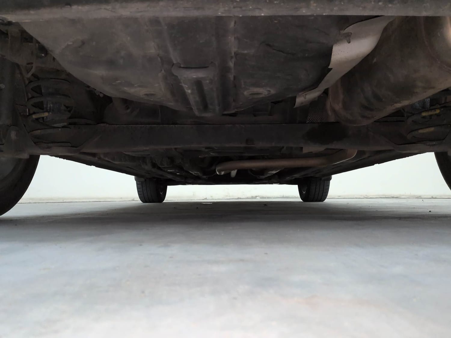 Used 2015 Hyundai Elite i20 Asta 1.2 (O) Petrol Manual extra REAR UNDERBODY VIEW (TAKEN FROM REAR)